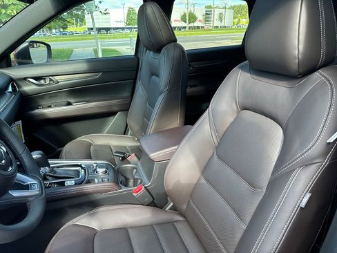 New 2025 MAZDA CX-5 Signature image 9
