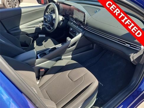 Certified 2025 Hyundai Elantra SEL image 15