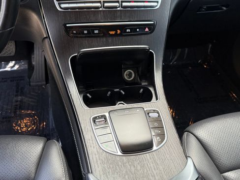 Used 2021 Mercedes-Benz GLC 300 image 27