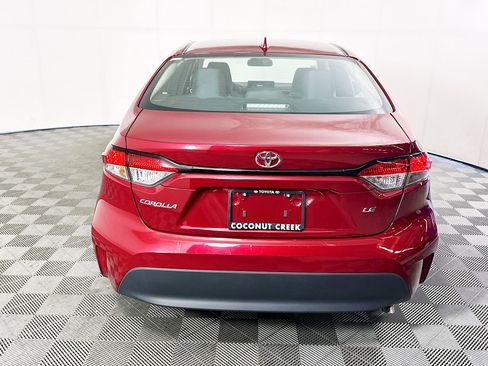 Used 2024 Toyota Corolla LE FWD image 4