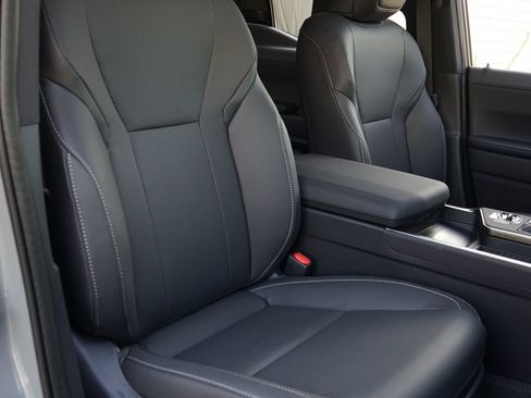 Used 2026 Lexus GX 550 w/ Cold Area Package AWD/4WD image 4