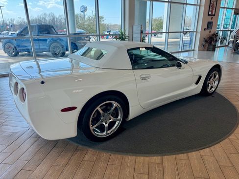 Used 2001 Chevrolet Corvette Convertible w/ Preferred Equipment Group2 image 7