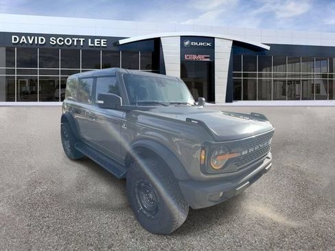 Used 2025 Ford Bronco Outer Banks AWD/4WD image 3
