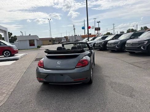 Used 2018 Volkswagen Beetle 2.0T S FWD image 8