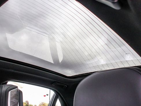 Used 2025 BMW 740i xDrive image 46