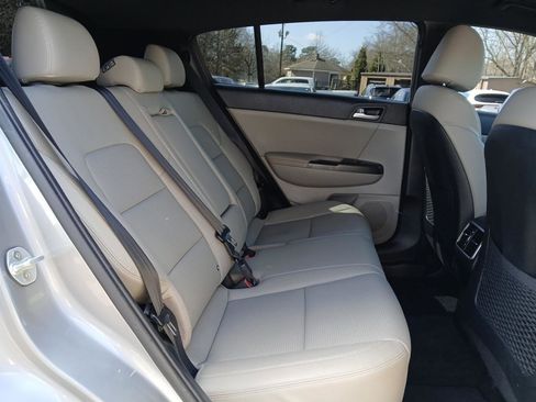 Used 2020 Kia Sportage S image 13