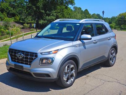 Used 2025 Hyundai Venue SEL