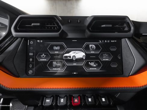 Used 2025 Lamborghini Urus SE image 29