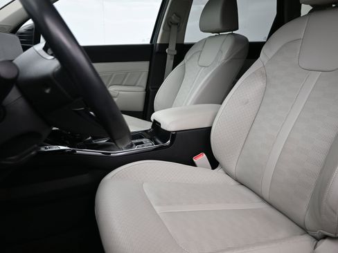 Used 2025 Kia Sorento SX image 11