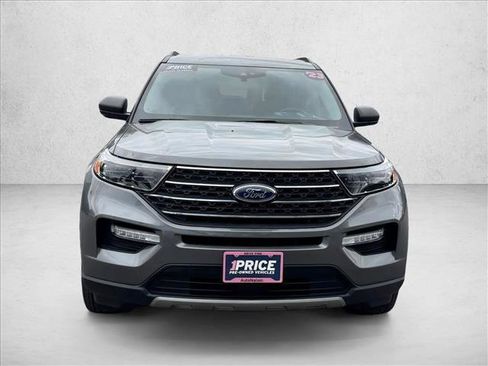 Used 2023 Ford Explorer XLT w/ Equipment Group 202A AWD/4WD image 2