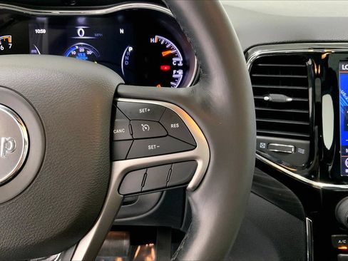 Used 2019 Jeep Grand Cherokee Altitude RWD image 22