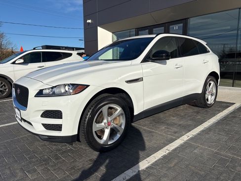 Used 2017 Jaguar F-PACE Premium image 1