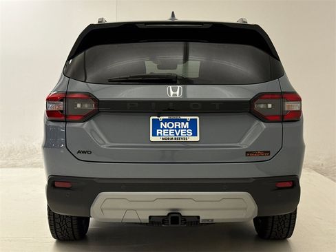 New 2025 Honda Pilot TrailSport image 9