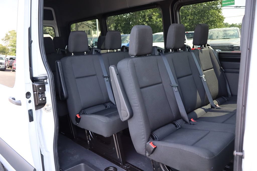 Used 2025 Mercedes-Benz Sprinter 2500 image 32
