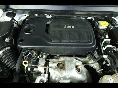 Used 2022 Jeep Cherokee Latitude Lux AWD/4WD image 17