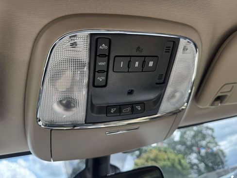 Used 2017 Jeep Grand Cherokee Limited AWD/4WD image 27