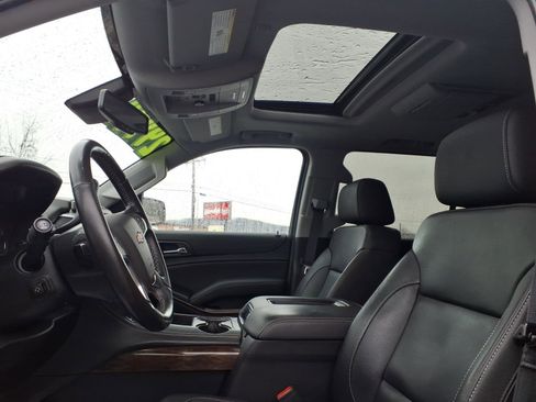 Used 2019 Chevrolet Suburban LT image 13