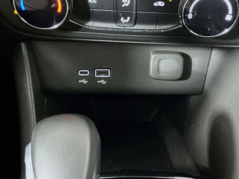 Used 2025 Buick Encore GX Preferred FWD image 26
