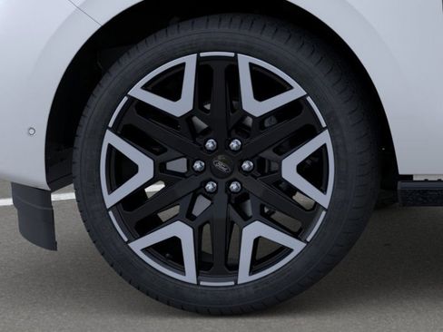 New 2026 Ford Expedition Platinum image 19