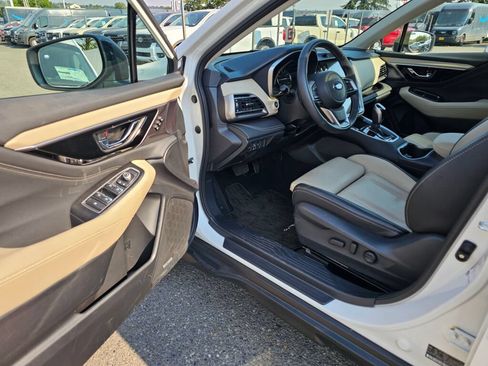 Used 2025 Subaru Outback Limited AWD/4WD image 21