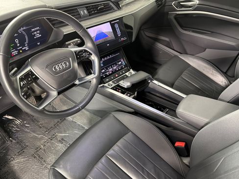 Used 2024 Audi Q8 e-tron Premium Plus AWD/4WD image 9