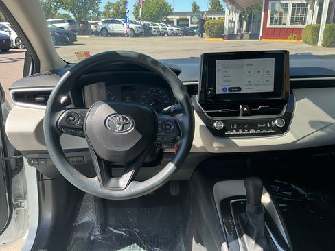 Used 2023 Toyota Corolla LE FWD image 11