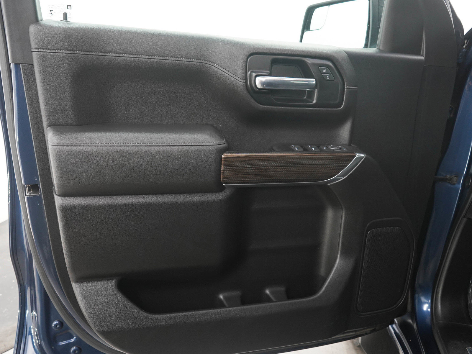 Used 2020 Chevrolet Silverado 1500 LT Trail Boss AWD/4WD image 20