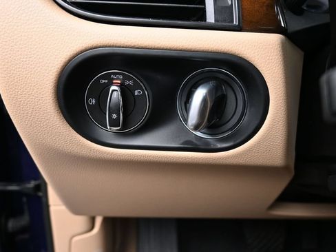 Certified 2024 Porsche Macan AWD/4WD image 23