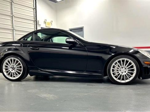 Used 2006 Mercedes-Benz SLK 55 AMG image 11