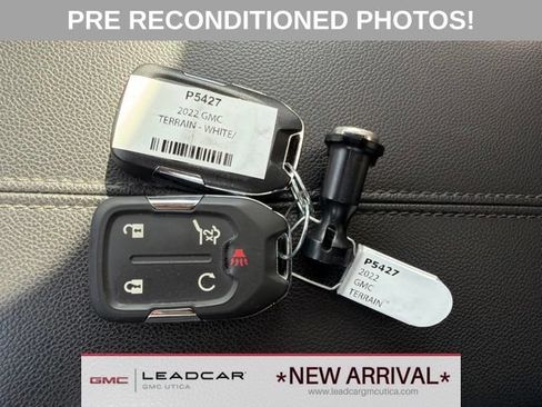 Used 2022 GMC Terrain SLT w/ LPO, Floor Liner Package AWD/4WD image 29