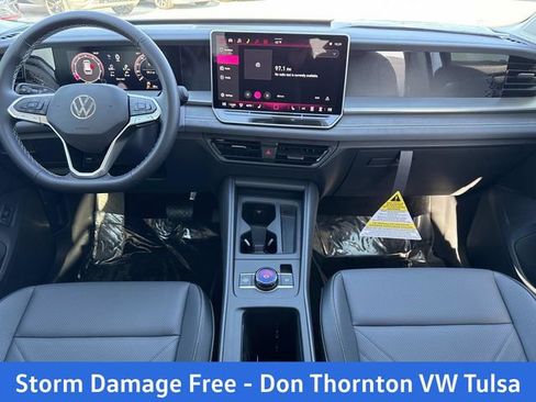 New 2026 Volkswagen Tiguan SE FWD image 17