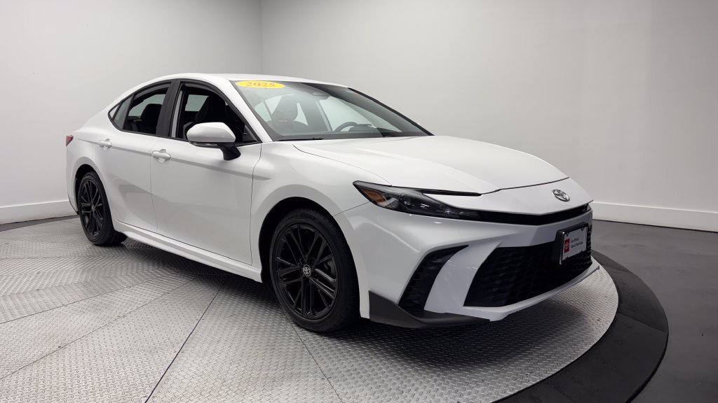 Used 2025 Toyota Camry SE FWD image 38
