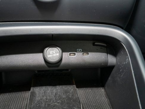 Used 2023 Volvo XC40 Recharge Ultimate image 10