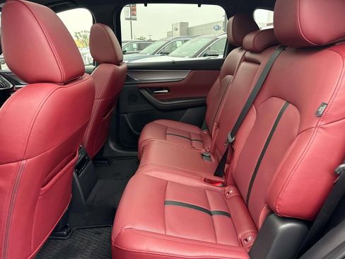 Certified 2025 MAZDA CX-70 3.3 Turbo w/ Premium Plus Pkg image 12