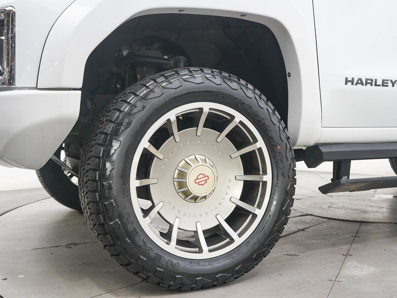 Used 2021 GMC Sierra 1500 SLT w/ SLT Premium Plus Package AWD/4WD image 27