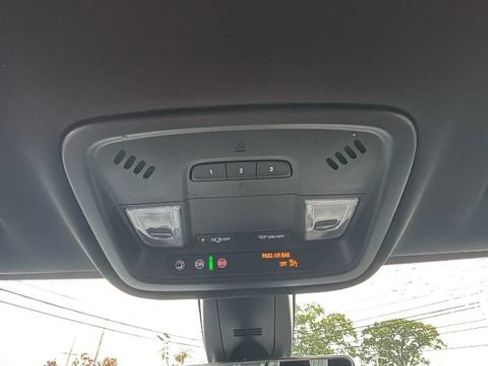 Certified 2024 Chevrolet Traverse RS FWD image 21