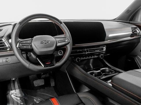 Used 2026 Chevrolet Traverse RS AWD/4WD image 2