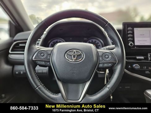 Used 2022 Toyota Camry SE image 26