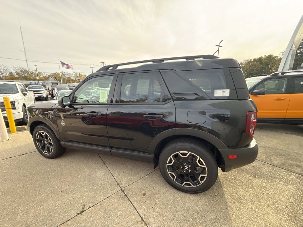 New 2026 Ford Bronco Sport Outer Banks w/ Outer Banks Tech Package+ AWD/4WD image 2