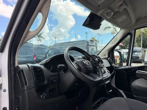Used 2024 RAM ProMaster 2500 w/ Convenience Group FWD image 12