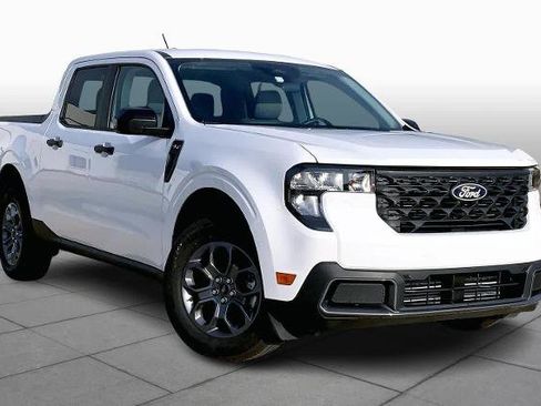 Certified 2025 Ford Maverick XLT w/ XLT Luxury Package image 3