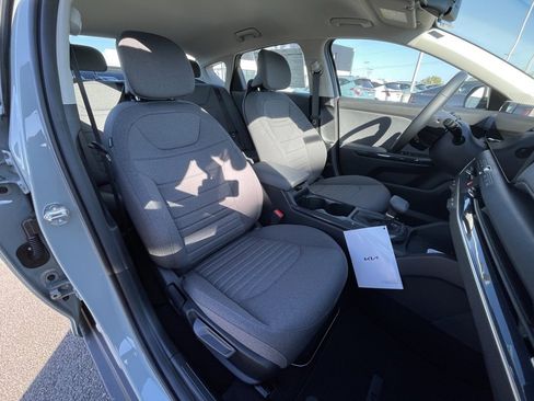 New 2025 Kia K4 EX image 28