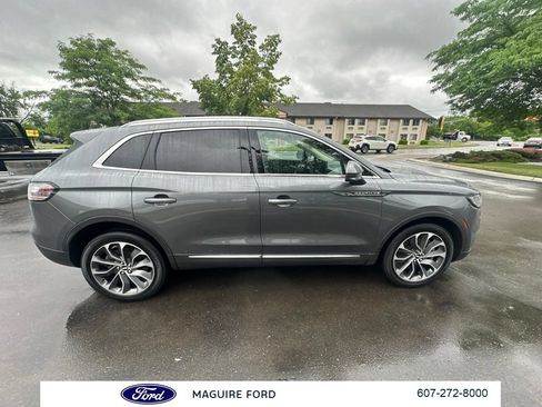 Used 2023 Lincoln Nautilus Reserve AWD/4WD image 3