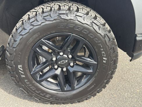 Used 2020 Chevrolet Silverado 1500 LT Trail Boss AWD/4WD image 13