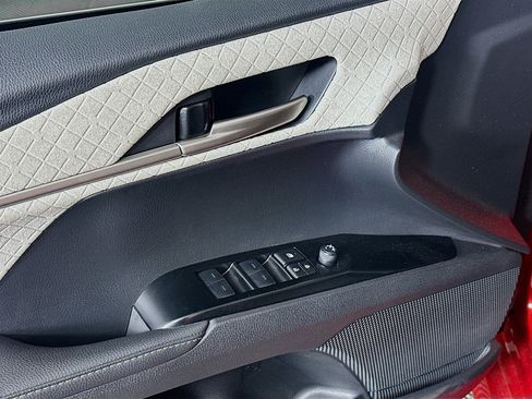 Used 2025 Toyota Camry XLE FWD image 15