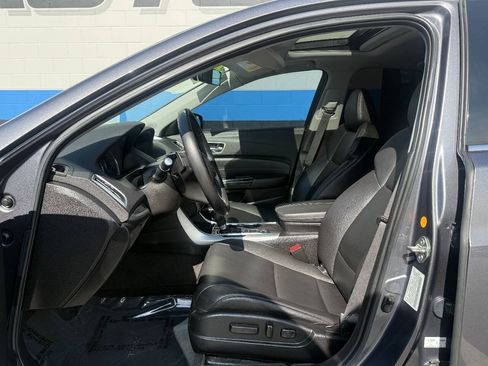 Used 2019 Acura TLX FWD image 9
