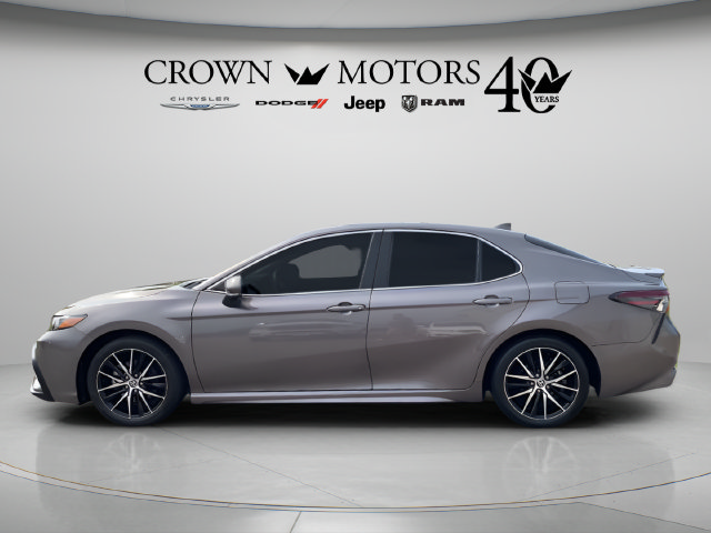 Used 2022 Toyota Camry SE FWD image 8