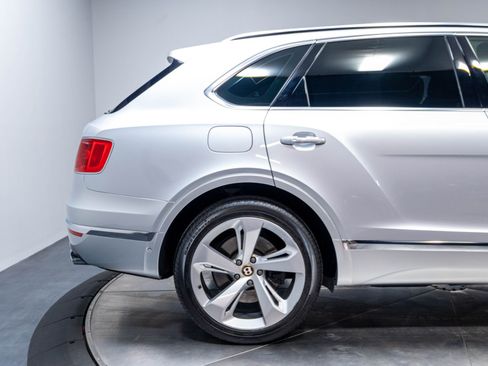 Used 2020 Bentley Bentayga AWD/4WD image 25