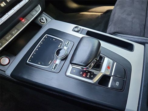 Used 2018 Audi SQ5 Premium Plus w/ Navigation Package image 25