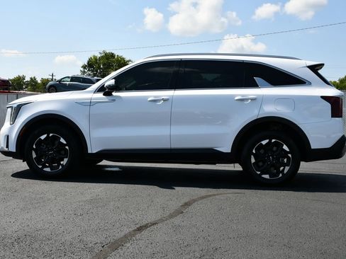 Used 2024 Kia Sorento S AWD/4WD image 4